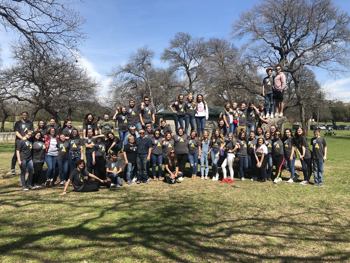 tiffanysweaver's tweet photo. Here’s to the memories (and the hardware 😏)
#fa18ntx #fineartsfestival https://t.co/fbOXEeqYXF