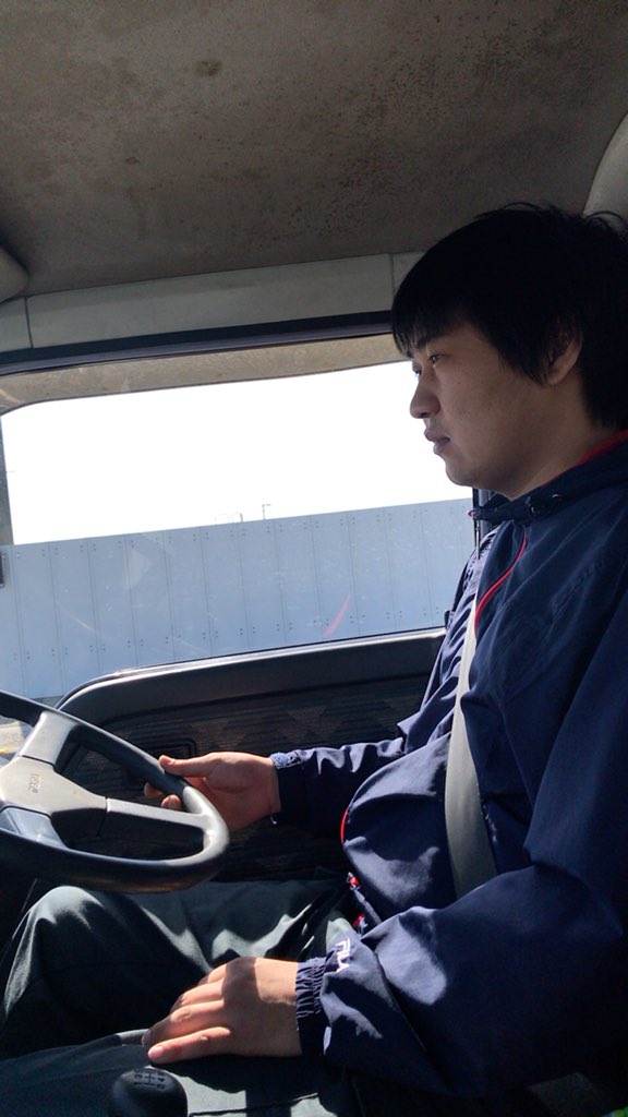 y2965e's tweet photo. @hamaji0513 バイト代くれって言いゆで https://t.co/laLW6mcLMM