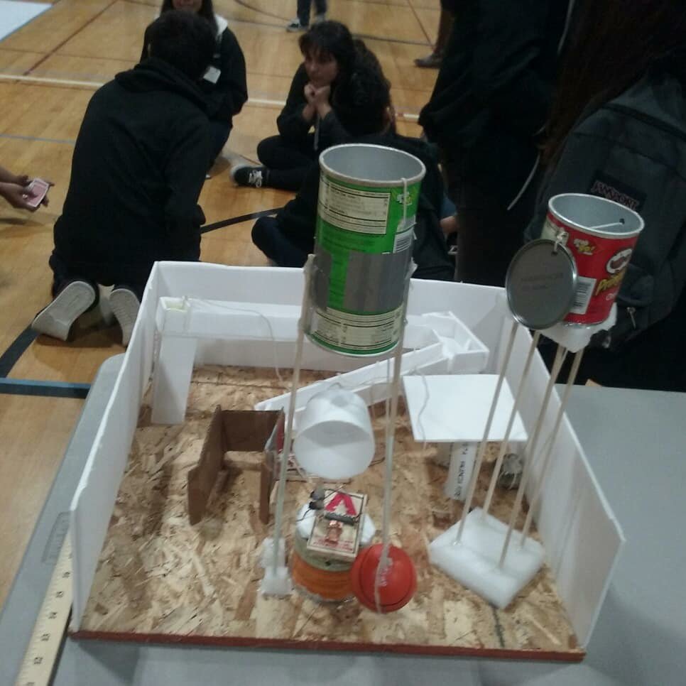 SHESSCalStateLA's tweet photo. MESA Prelims 2018:
Future Engineers and Scientists in the making.
#SHPE #Region2 #CalStateLA #ECSTpride #WeAreECST #MESA #Prelims https://t.co/M5wJ6ijZQe