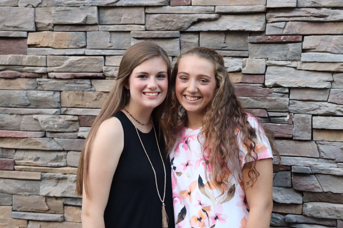 callieparlin's tweet photo. happy birthday to this Jesus lovin’ gal pal of mine! thx for being you💗 @llsheffield_ https://t.co/55LkiW7iwP