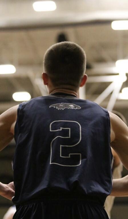HunterPlamann's tweet photo. Memories to last a life time. To all my teammates from the past four years, thank you for everything and all the memories ❤️ Thank you to the Xavier community for all the support and love. Hope I have inspired future hawks to chase that gold ball and be great! #2Out #hawk4life https://t.co/6aO1nothEQ