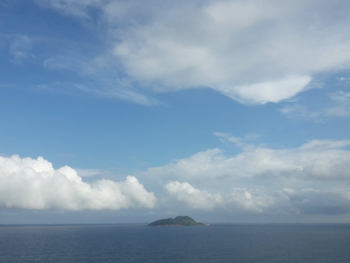 Ext 214 #ilha 100318
(Ilha, Colors, Galaxy, Mobile)
.
S_Paulo Series
.
#coast #island #sp #brazil #brasil #br #s_pauloseries #colors #seascape #nature #isla #natureporn #shore #contrast #skyporn #mobile #galaxy #image #beachside #sky #galaxysamsung #coastline #cloud #guirmano