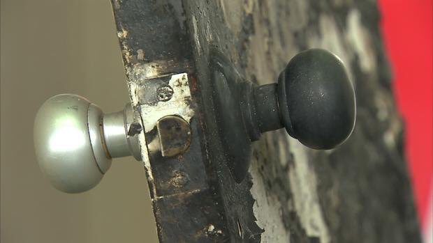 mcfrsPIO's tweet image. Shut the Door. Three words that could save your life!!!. Fire is FAST, Fire is DARK &amp;amp; Fire is HOT... A message From our friends in Dallas-Ft Worth @NBCDFW bit.ly/1kNbsxw &amp;amp; good reason for ‘working’ sealed, 10yr long-life battery operated smoke alarms &amp;amp; sprinklers