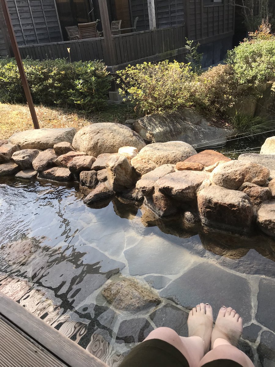 rnsy488's tweet photo. 熊野の湯なう♪
今日の女湯は和風の方やった(*´д｀*)
男湯はバリ風呂やったらしい！
そして足湯は無料( *´꒳`* ) https://t.co/owpLT5sOQZ
