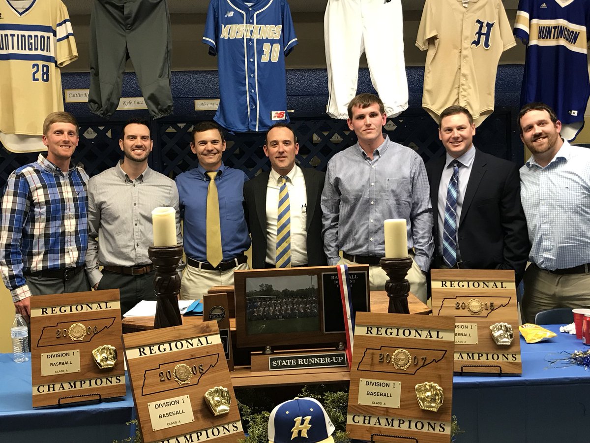 Celebrating the 2008 Seniors tonight at our annual leadoff banquet. Thank you for your part in digging the well!