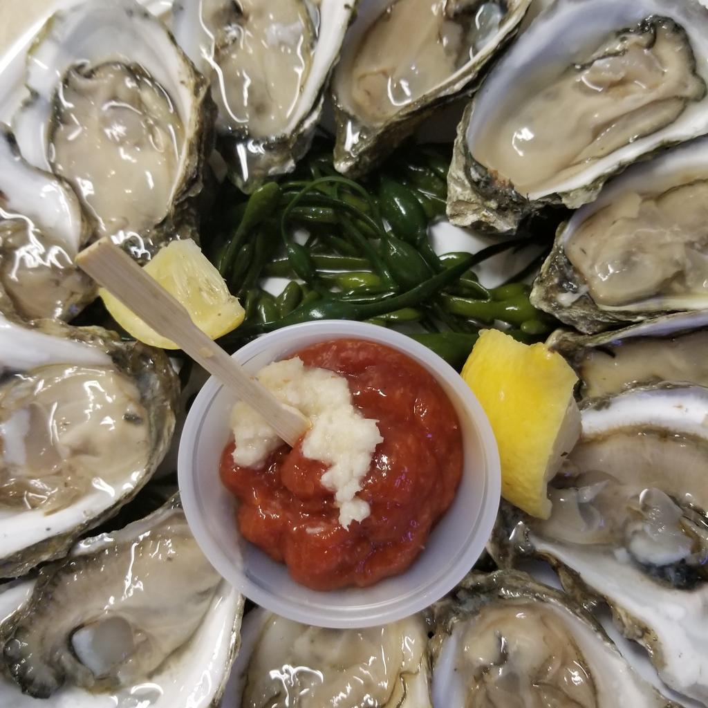 NEprovisions's tweet photo. #DCBcheese all Oysters $1 until Close! @DrinkCraftBeer https://t.co/fwyjQJCArS