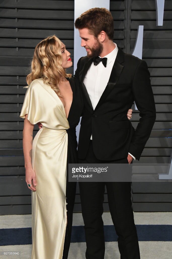 HotShowBizz's tweet photo. Miley and Liam are so cute 😭😍 https://t.co/C0Ckan4RmJ