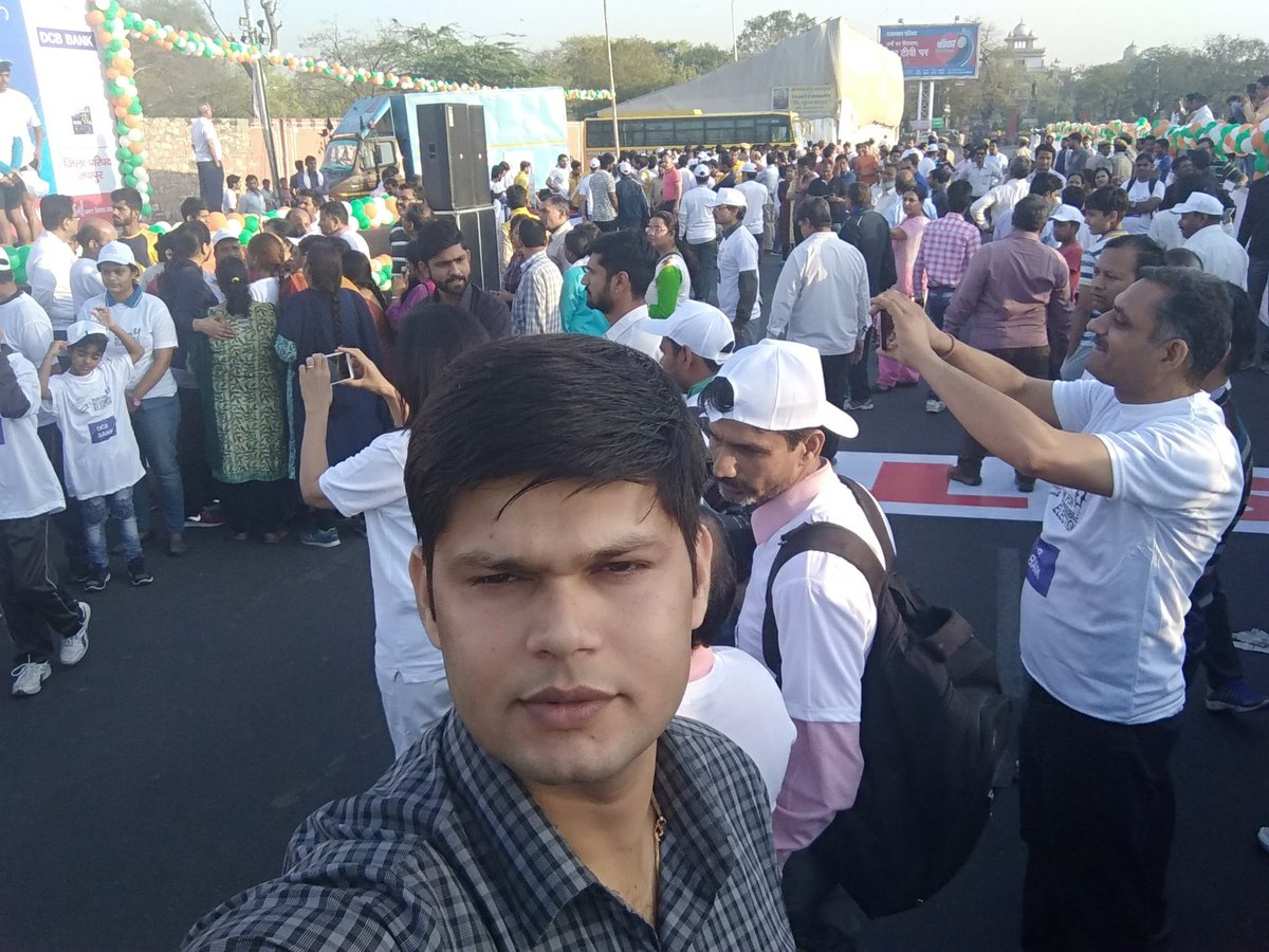 ankittiwadi's tweet photo. #जयपुर दौड़ा है मतदान जागरूकता के लिए। मैं भी।
#runforelection #jaipur #Aks https://t.co/MnCFVY7QDc