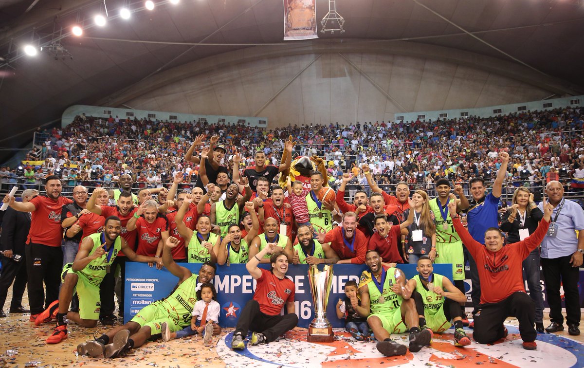 ¡Aplauso de pie 👏🏽👏🏽👏🏽 al bicampeón de América <a href="/GuarosOficial/">Guaros de Lara</a> 🇻🇪 por uno de los ciclos de mayor éxito en la historia de las competencias de clubes 🏀 del continente 🌎!

🏆 Campeón #LDA2016, #IntercontinentalCup16, #LDA2017, #LSB2017 🏆. 

¡Gracias por las memorias!
