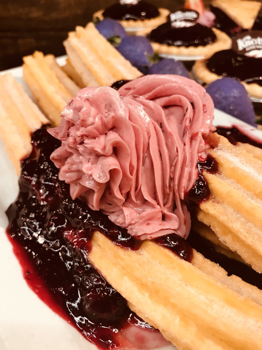 Are you ready to eat your way through @knotts Boysenberry Festival taking place March 16 - April 8, 2018?!! #knottsberryfarm #knottsboysenberryfestival #ad #travel