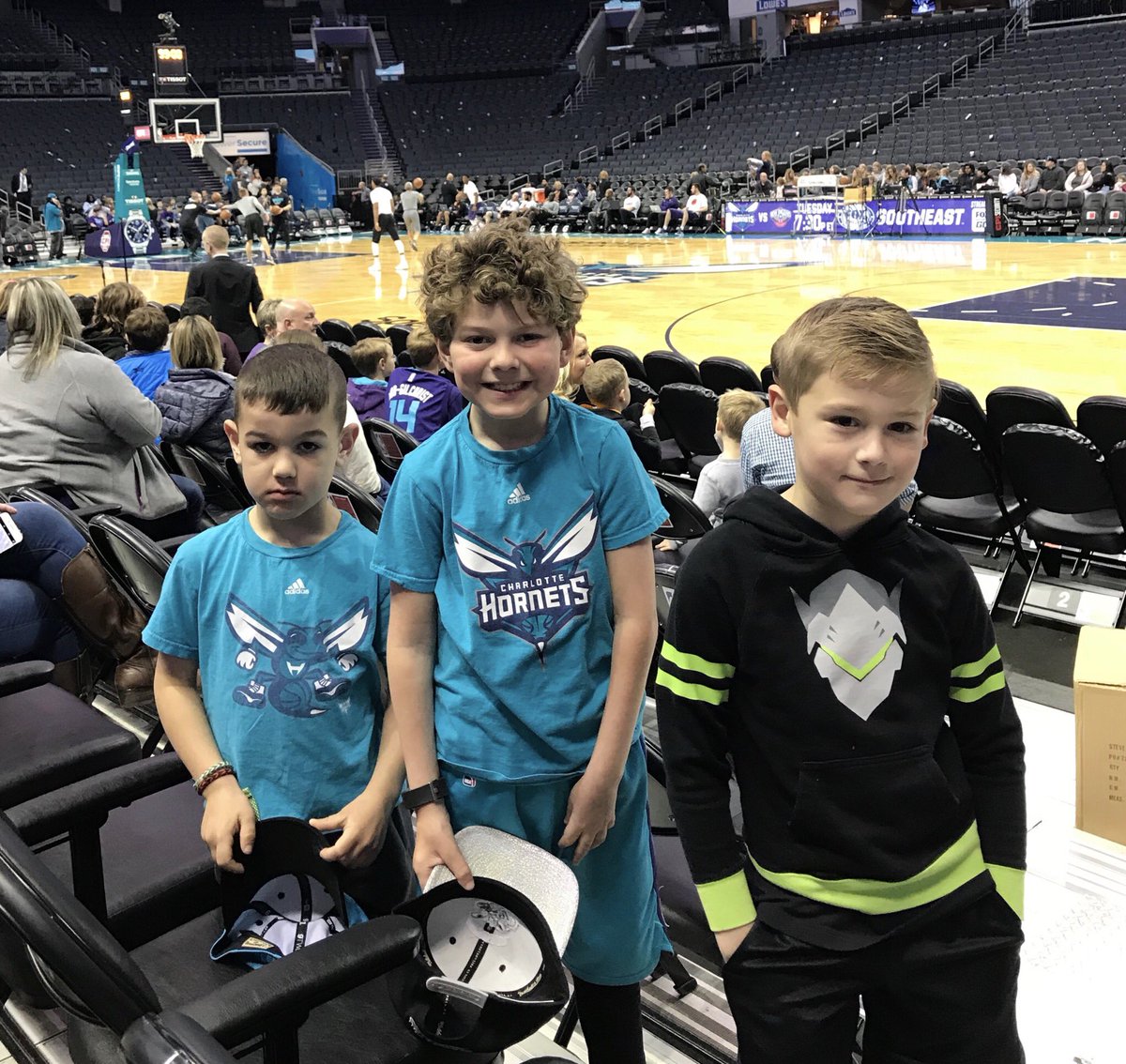jvwashampto's tweet photo. Looks like everyone had a great time at the Hero Event tonight, and the Hornets won! 🙌
#washamhawks #heroevent #hornets #buzzcity https://t.co/AckQbzYdcu