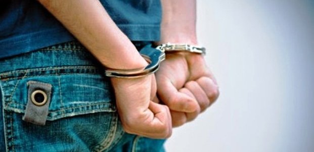 MaskevPrat's tweet photo. Diduga Peras Pelaku Narkotika di Rohul Rp 250 Juta, 3 Oknum Dit Resnarkoba Polda Riau Ditangkap https://t.co/sIK50M6Uol https://t.co/zOyWW5KasP