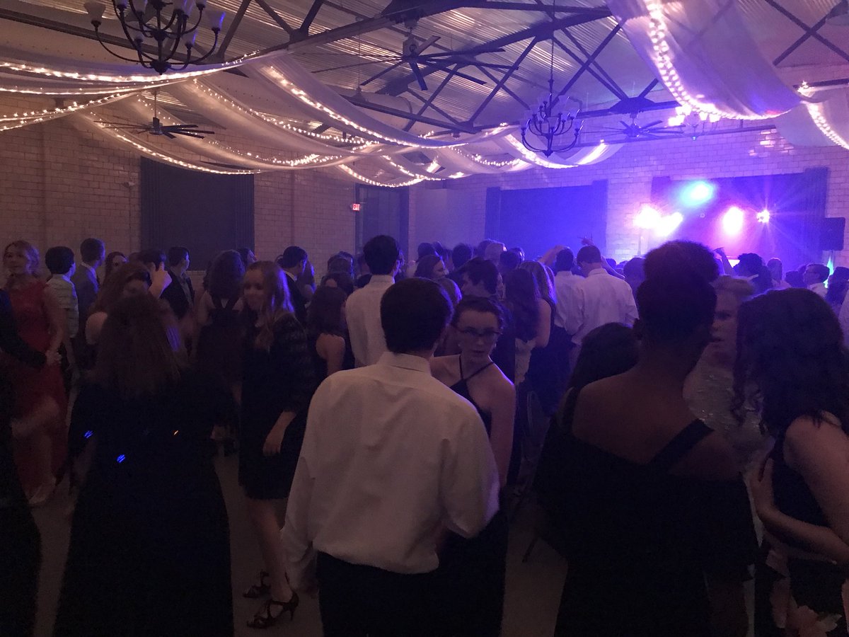 Melanie_Llontop's tweet photo. #GHSGatorNation is rocking it out at the @GatorCouncil March Masquerade at LaGala #GHSMask2018. https://t.co/1cJ6R6QN0x