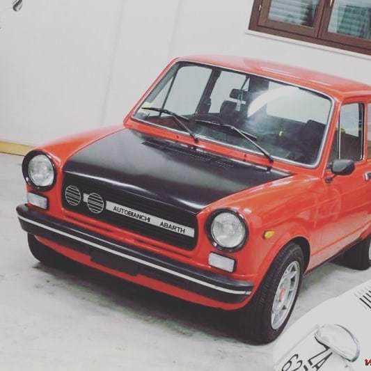 TheAlmanacTWT's tweet photo. A pochissimi mesi dal lancio della prima serie ecco che mamma Abarth decide di lanciare la MKII... Addio cromature e via con l'ignoranza.

#abarthisti #abarthonly #abarthgram #abarth #abarthitalia #a112 #a112abarth #58hp #italiancar #autobianchi #70scar … https://t.co/LtPAdo0U9U https://t.co/JTxBqmBI0G