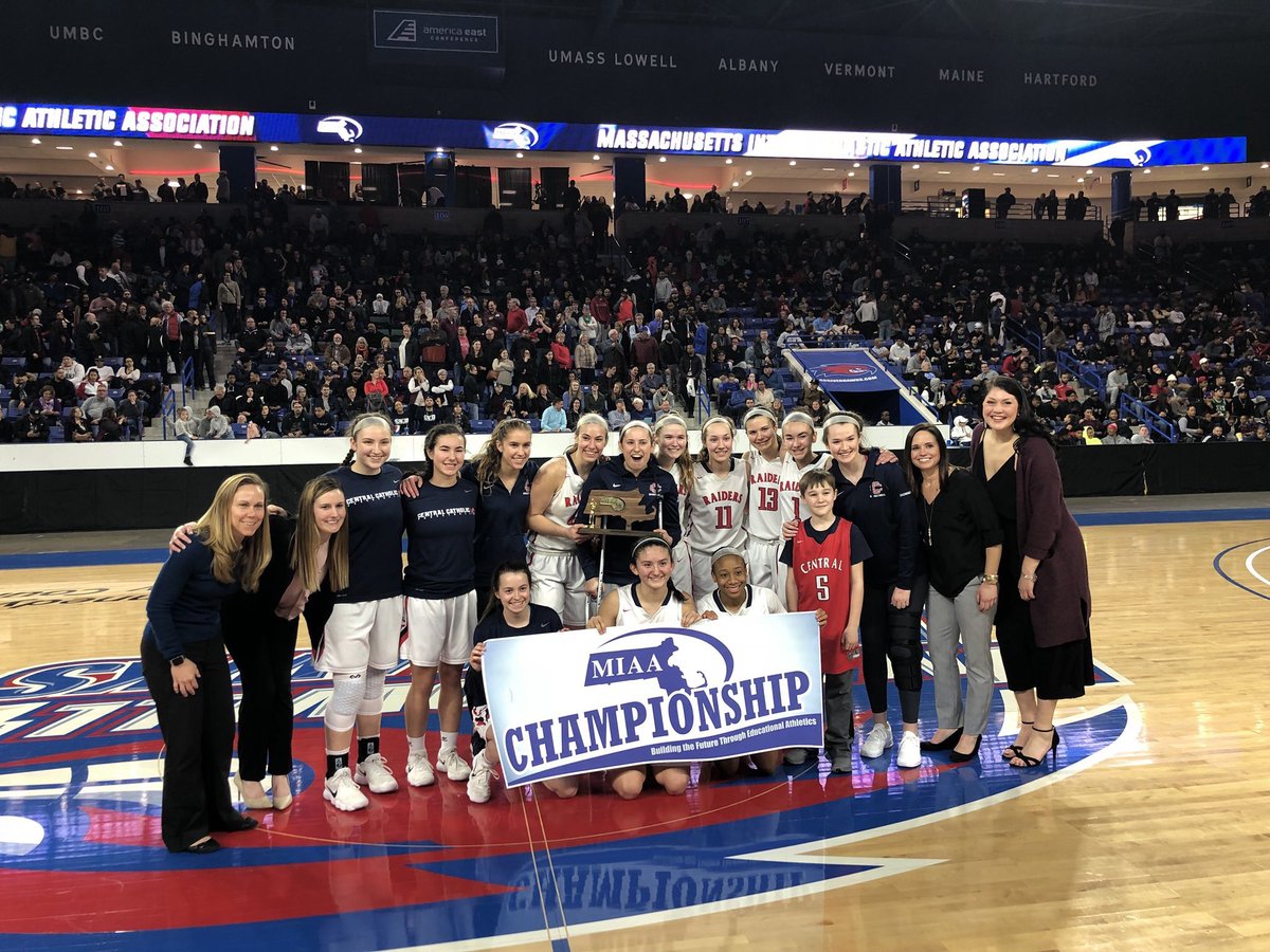 avaab23's tweet photo. D1 NORTH CHAMPS‼️ could not be prouder of the fight this team has. Monday @ the garden #iwillsowecan #grangeforpresident https://t.co/6Qtl6Y8jzV