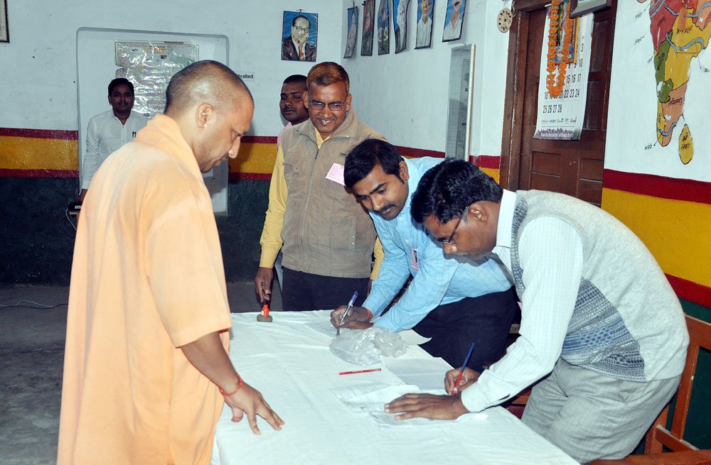 myogiadityanath tweet picture