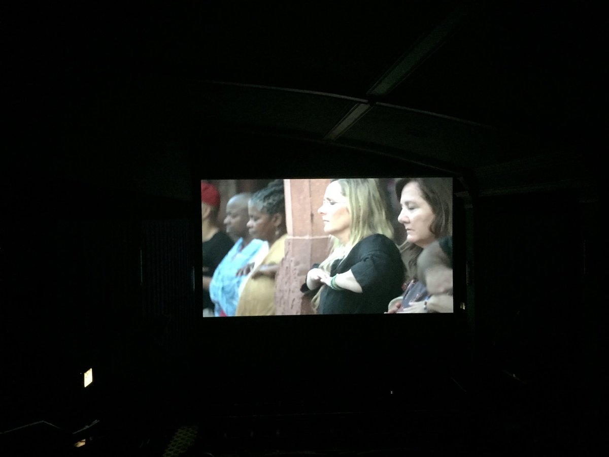 mandarapte108's tweet image. We are alive. @POEFF Let’s together spread love, compassion and #nonviolence reach out y’all #fromindiawithlove #Chicago #MLK #Gandhi @DavisTheater