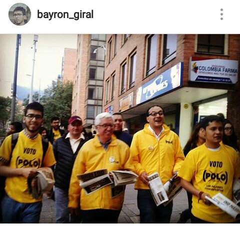 bayrongiral's tweet photo. Votaré por @JERobledo @PoloDemocratico #1al Senado, porque muy pocos como el van a la calle a hablar con la gente y son tan bien acogidos, amados y respetados. Y soy @VoluntariosJER por hacer política distinta para derrotar la corrupción y que el sol salga para todos. https://t.co/62OgTZClEM