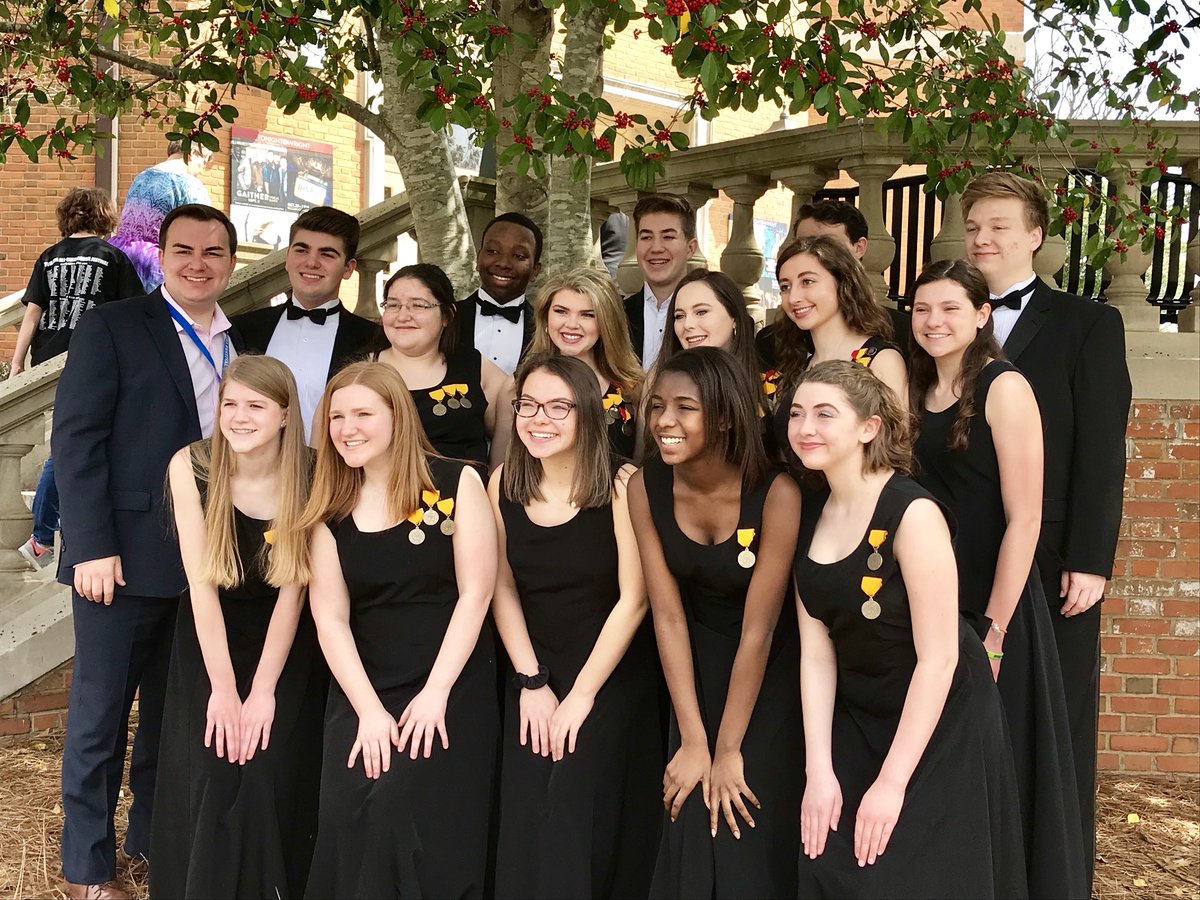 FHS_Connection's tweet image. All-State Choral &amp;amp; Show Choir Festival 2018 is a wrap—nothing like experiencing a phenomenal week of learning &amp;amp; music-making with engaging clinicians and culminating on a spectacular finale concert with other talented choral students from across the state! #FCSLearn @fhsfalcons1