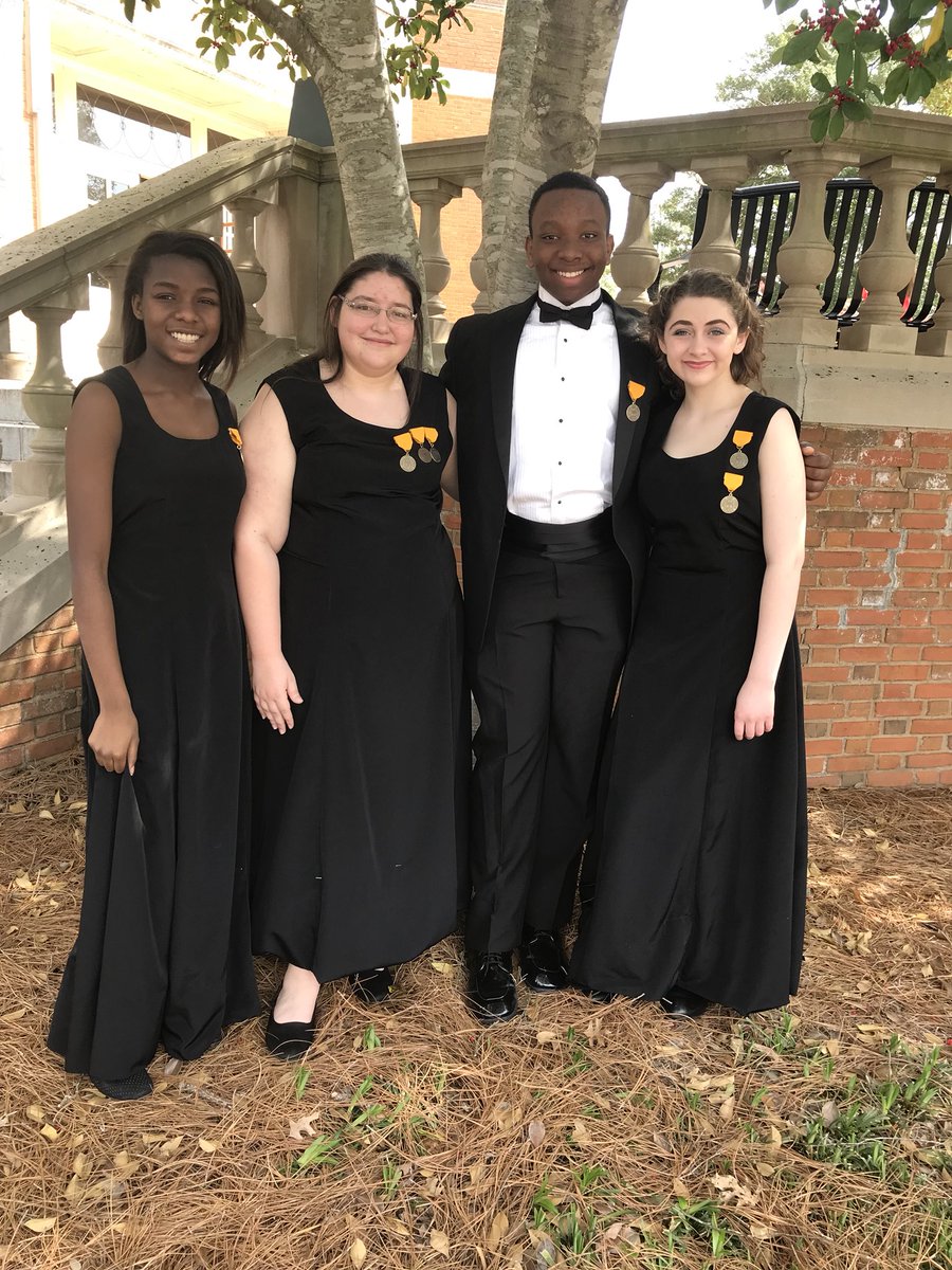 FHS_Connection's tweet image. All-State Choral &amp;amp; Show Choir Festival 2018 is a wrap—nothing like experiencing a phenomenal week of learning &amp;amp; music-making with engaging clinicians and culminating on a spectacular finale concert with other talented choral students from across the state! #FCSLearn @fhsfalcons1