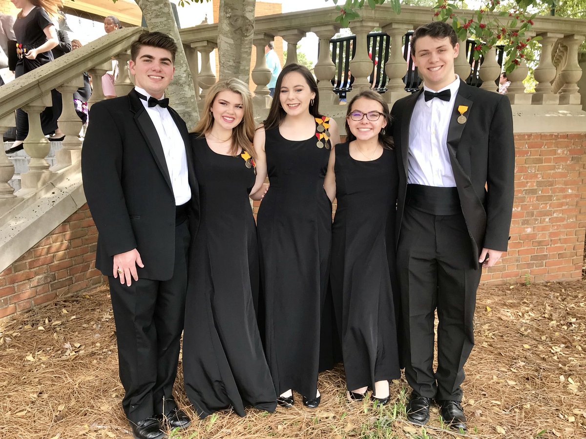 FHS_Connection's tweet image. All-State Choral &amp;amp; Show Choir Festival 2018 is a wrap—nothing like experiencing a phenomenal week of learning &amp;amp; music-making with engaging clinicians and culminating on a spectacular finale concert with other talented choral students from across the state! #FCSLearn @fhsfalcons1