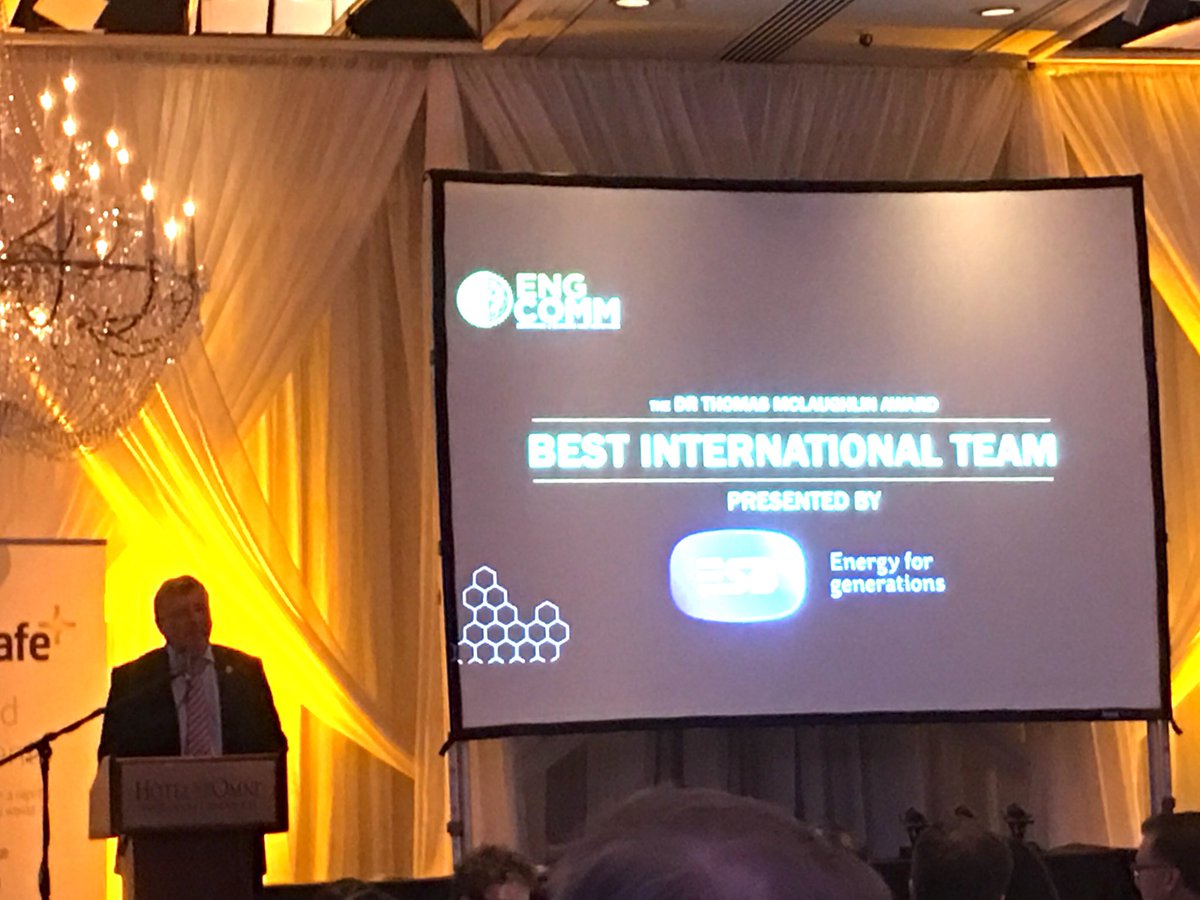 EngCommTrinity's tweet image. The Dr. Thomas McLaughlin Award presented to the American University in Cairo for Best International Team at #ENGCOMM2018 @ESBGroup @drknewsfeed @engcommofficial