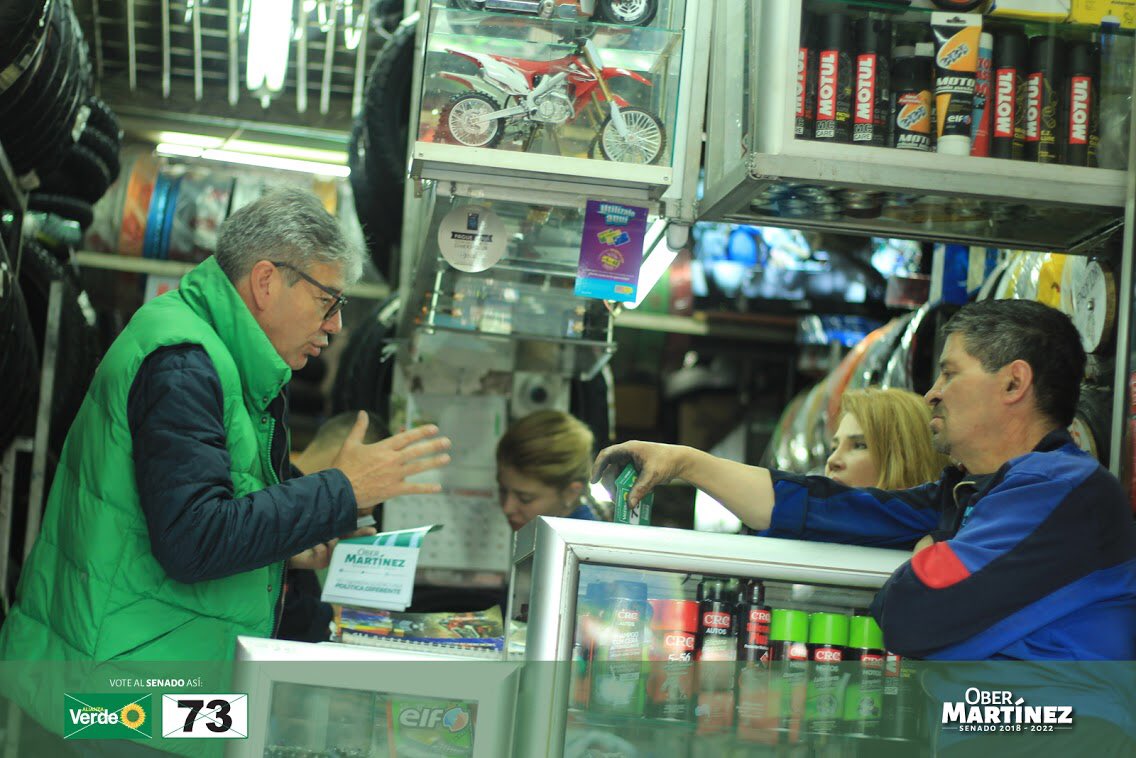 Verde73Senado's tweet photo. Hacer #políticadiferente es una cuestión de confianza: creemos en ustedes para que crean en nosotros y este equipo está 100% dispuesto a trabajar para que las palabras de todo un país valgan tanto como nuestros actos y mejorar la calidad de vida de todo los colombianos. https://t.co/ijoUQ2DuUn
