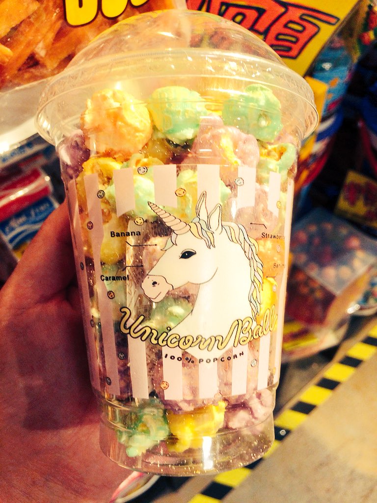 ヴィレッジヴァンガードららぽーと立川立飛 めちゃくちゃ可愛いポップコーン入ってきました フォトジェニックで夢カワ色なポップコーンたち 税抜き380円です 夢カワ ポップコーン フォトジェニック