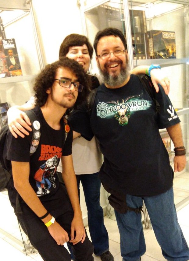 gabskaos's tweet photo. O dia de hoje no #DOFFSP foi tão foda que, de todas as muitas pessoas maravilindas que eu encontrei, só lembrei de tirar foto com o @iDuncanSalazar e com a Elfa. Foi pra mim uma honra imensa conhecê-los!
Obs: Faltou a @vjmsensei na foto! https://t.co/tjZgNVPgiO