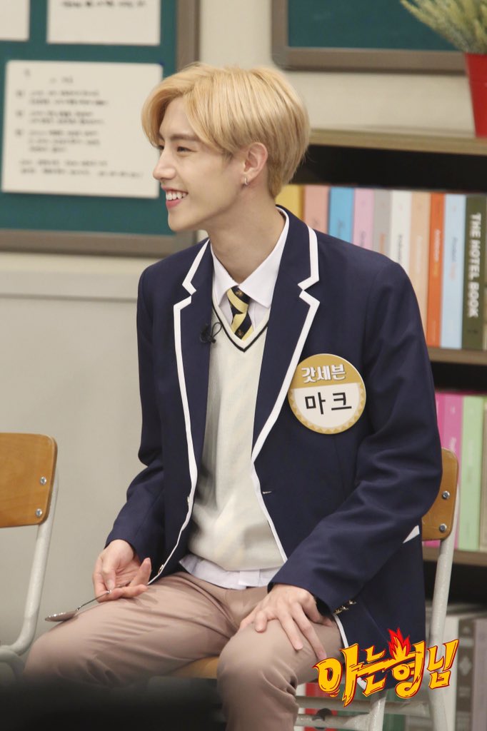 markstouch's tweet photo. 까삐까삐 룸룸 #마크 선배님 사랑해요🐤💚 #GOT7 #갓세븐 #Mark #너하나만 #Look #EyesOnYou https://t.co/YOmbz9hdCa