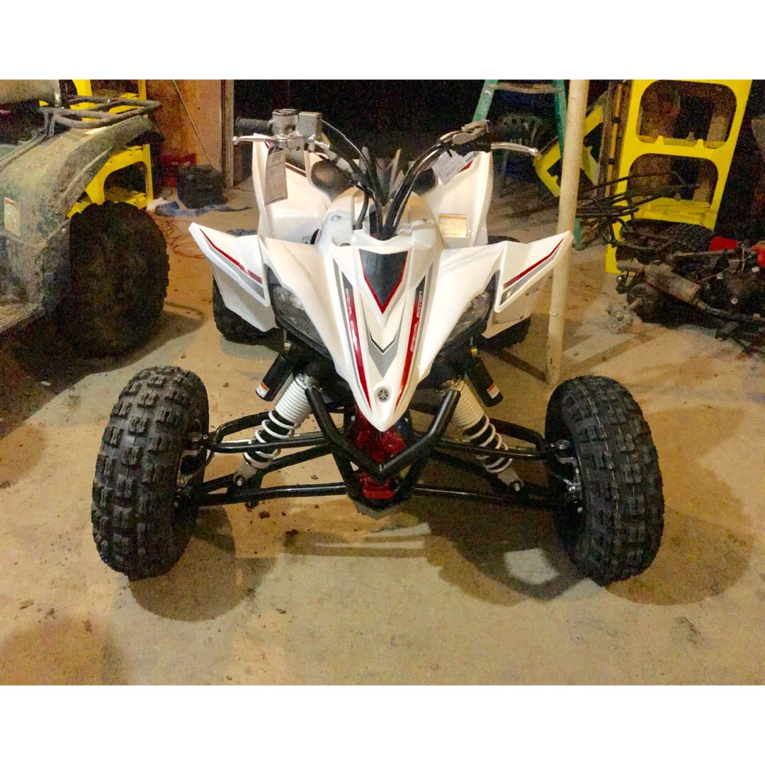 MaxiagueroMaxi's tweet photo. Here’s to one bad ass summer to come, and proof of hard work, my all new 2018 Yamaha YFZ-450R-Special Edition sports quad!
#TeamYamaha #YamahaRacing #SponsoredAf #Yfz450R #Mx #Yamaha #MakingMoneyMoves #StephCurryWithTheShotBoi #MotoCross 🔥‼️✔️❤️💰 https://t.co/AZz4jK8lLq