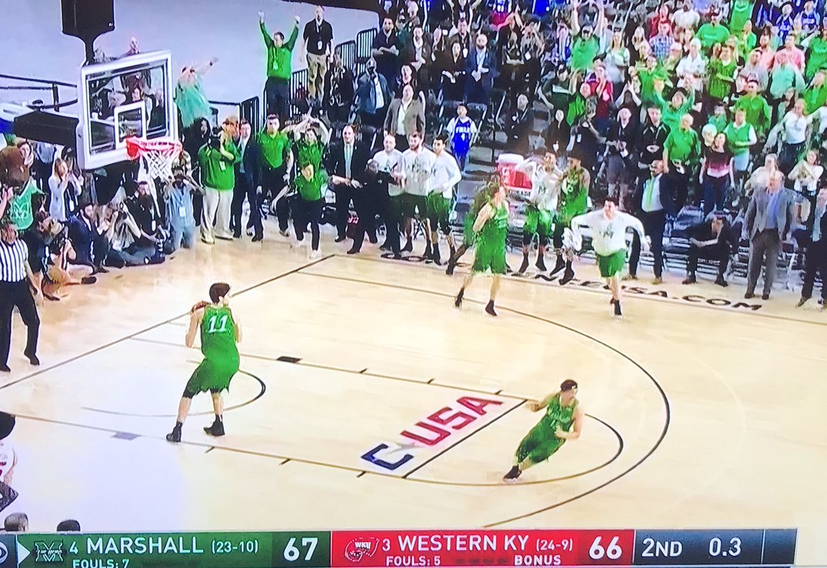 Deven_Devore's tweet photo. One time I would like the officials to call a technical on the guy who runs off the bench before the buzzer #MarchMadness2018 https://t.co/E3V6UWZC6X
