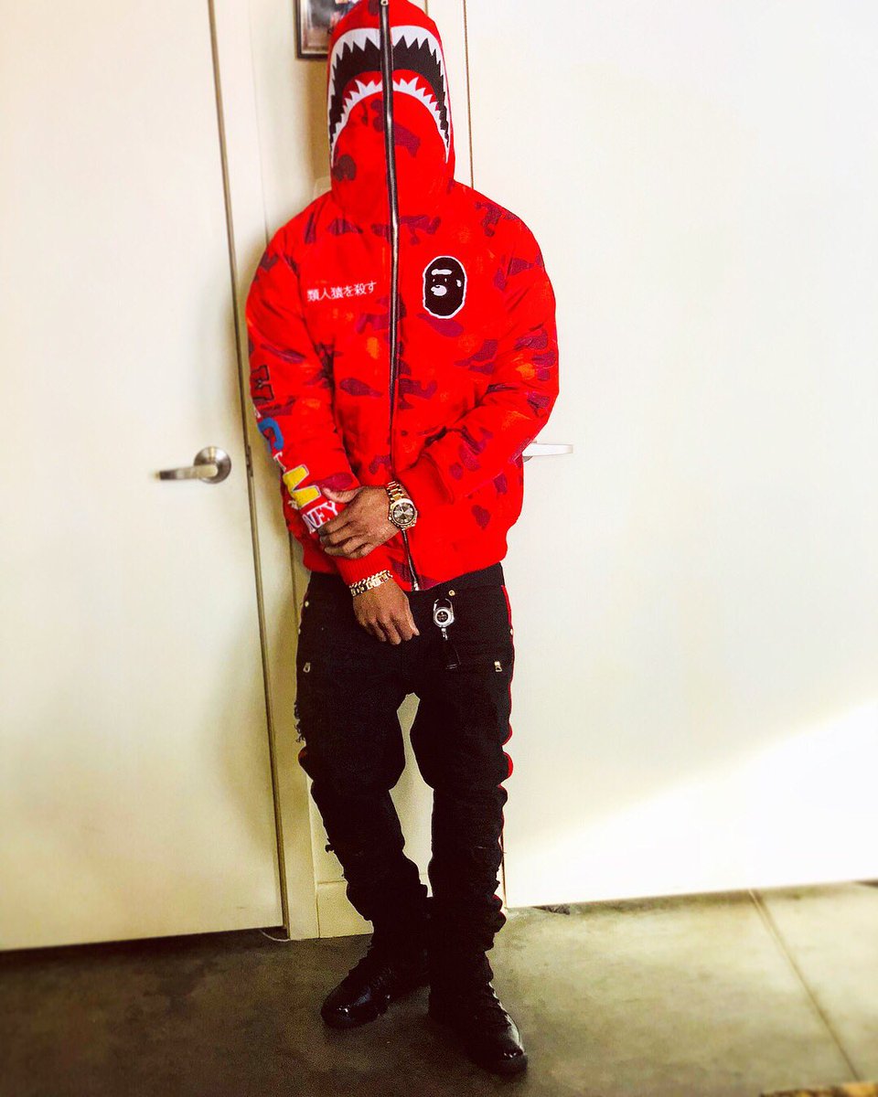 loco_dinero400's tweet photo. They Fall In Love 😍 With The Kid 🤙🏽
#WopWorld 🌎
#StephMode 😈
#MurdahGang 🤙🏽
#LongLiveBam 😇 https://t.co/e6pcnZ7Azb