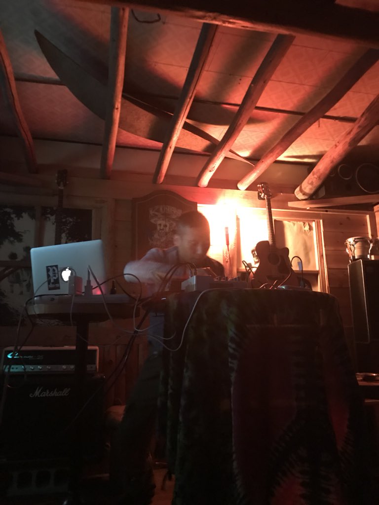 VOLKIN_GAQ's tweet photo. それにしても昨夜の SATOL氏のライブはヤバかった。
言葉に出来ない衝撃だったと思う。
現場で聴いて欲しいから動画は無し！
ラップトップのライブじゃねぇよなこれ。敢えて言うなら1人で演る前衛ハードコア。マジホンモノだ。進化と深化が止まらない。 https://t.co/ZOTxpHZfap