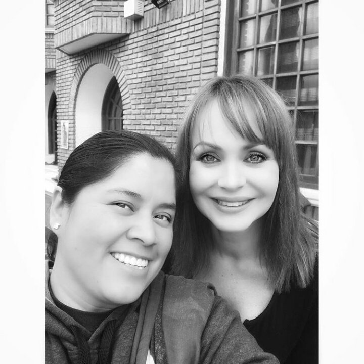 GS__Spanic's tweet photo. Lo mejor está por venir...

 "Confía y cree que a las personas buenas, les pasan cosas buenas".

 #wdproducciones 💕👭🖇💫✌️

Créditos 📷: @WdProducciones_ https://t.co/0cKPBXiSaa