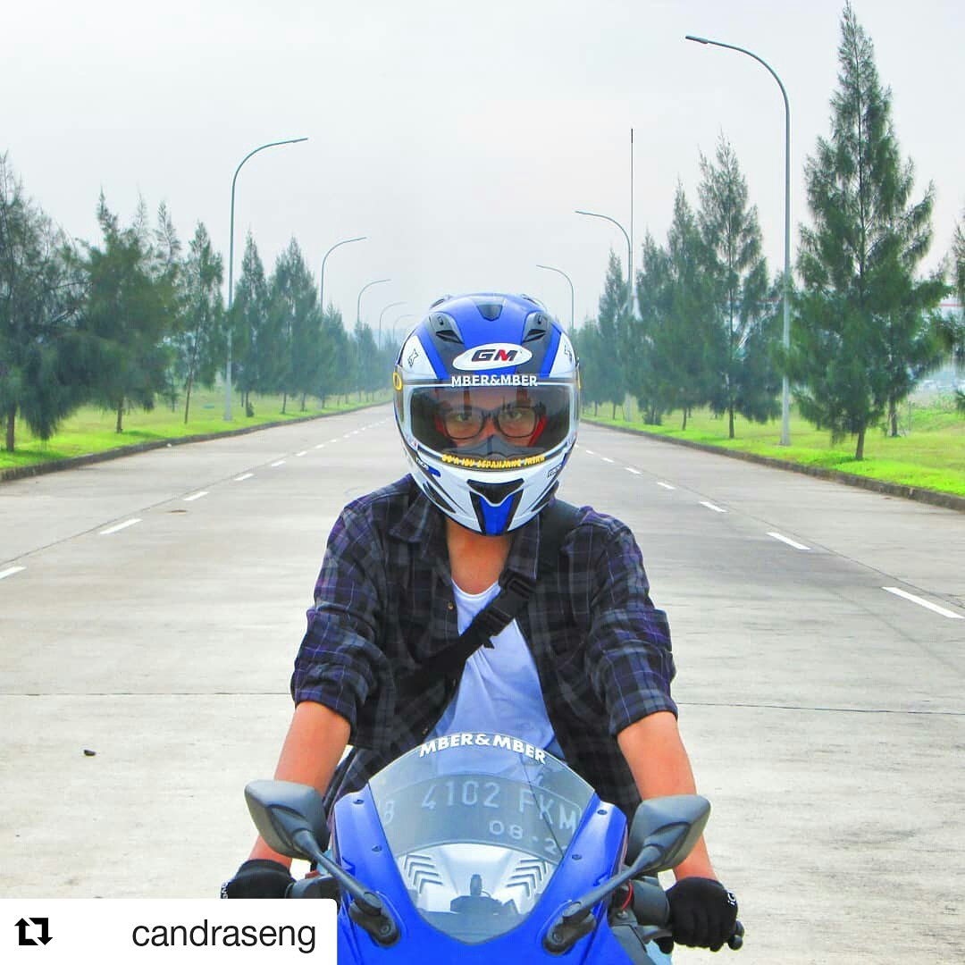 GM_Helmets's tweet photo. #Repost @candraseng (@get_repost)
・・・
Gimana sunmorinya bro?

#sunmori #sunday #sportbike #yamaha #biker #riding #morning https://t.co/viK9MAsggx