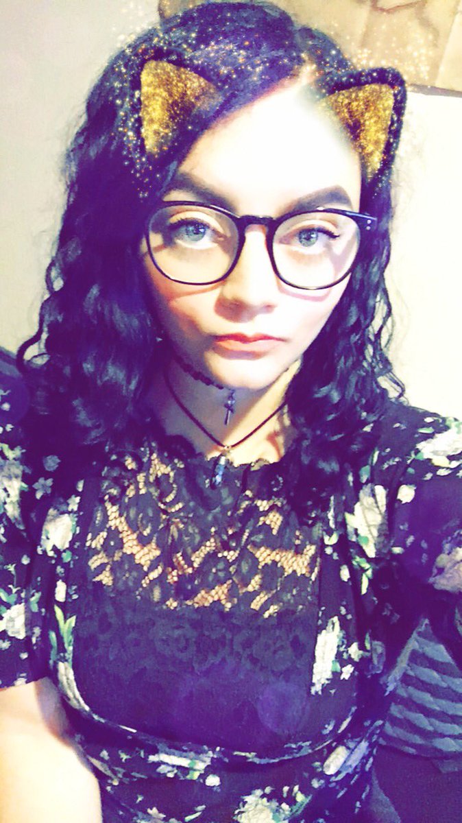 AmberFlur's tweet photo. Drain your wallet for me, you pindick loser 💋💵🐷🤣👌🏻 
@RTP1G @RTfaggot 
#findom #cashmistress #paypigswelcome #blackmail #cuckold #lacefetish https://t.co/wB1hI1s3VM