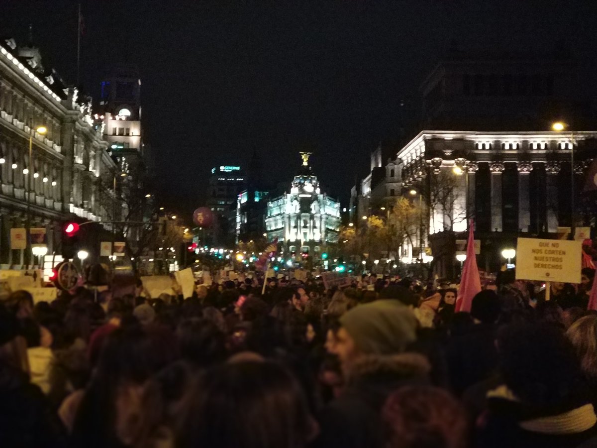 jcortecero's tweet photo. Lo de ayer en #Madrid fue impresionante. El ver y sentir la respuesta de gran parte de la sociedad ante la lacra de la desigualdad.  Espero y deseo que esto no se olvide hoy, y que de verdad empecemos a cambiar la historia. #8M #HuelgaFeminista8M #DiaInternacionaldelasMujeres https://t.co/trrz1TGpe4