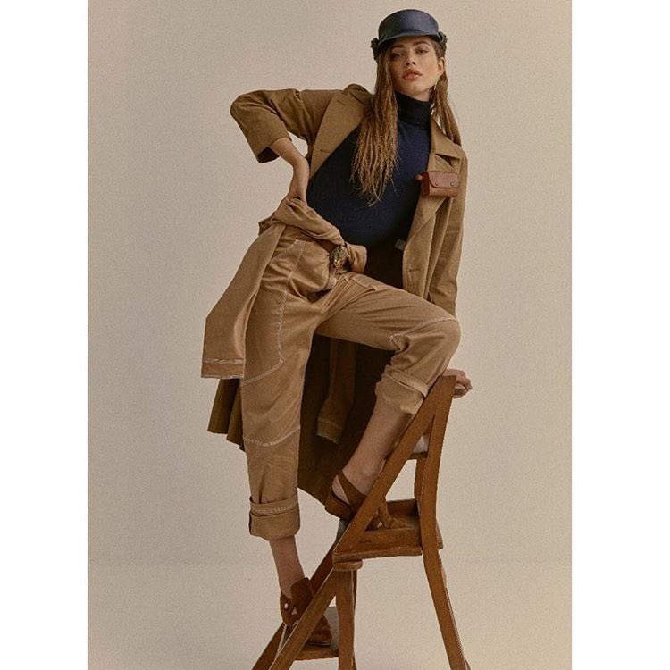 valenttsdaily's tweet photo. #ValentinaSampaio no editorial para @VogueBRoficial de março 2018. #valentinasampaio #valentts #teamvalentina #vstorm #fashioneditorial #voguebrasil #fashionstyling https://t.co/BapBOcffLn
