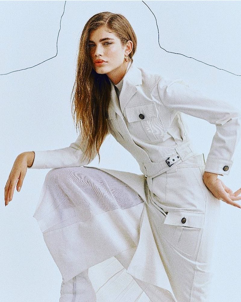 valenttsdaily's tweet photo. #ValentinaSampaio no editorial para @VogueBRoficial de março 2018. #valentinasampaio #valentts #teamvalentina #vstorm #fashioneditorial #voguebrasil #fashionstyling https://t.co/BapBOcffLn