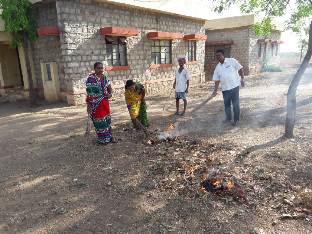 kannur_h's tweet photo. Res,Shri @AmitShah ji BJP leader of Muddebihal sri @SDHiregoudar when our @PMOIndia announced his dream “Swacha Bharat” he participated in various functions of “Swacha Bharat” trougout Muddebihal taluk so please provide #Muddebihal_Assembly_BJP_Ticket https://t.co/L011KaOV9H