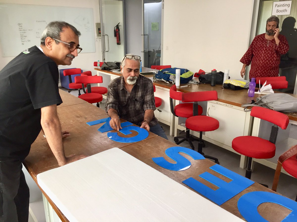 ShanooBhatia's tweet image. #ContemplatingDesign — Production Designer par excellence, KK Muralidharan and @hemantsuthar review student WIP for ADI #MakingDesignVisible