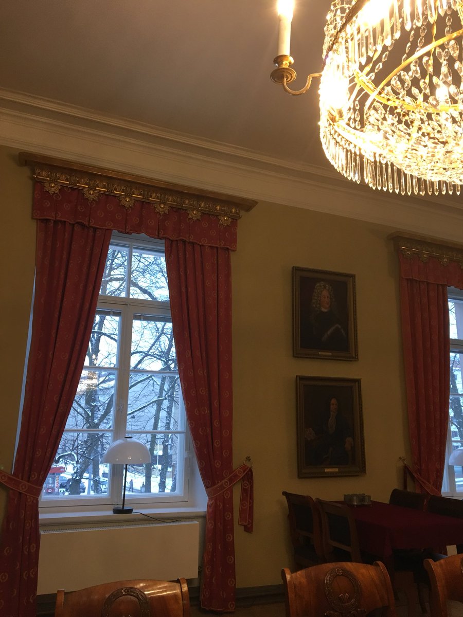EngblomMatleena's tweet photo. Turun Kauppakamarin lakivaliokunnan kokous vähän juhlavammissa puitteissa Turun hovioikeudessa https://t.co/o964kWhpCX
