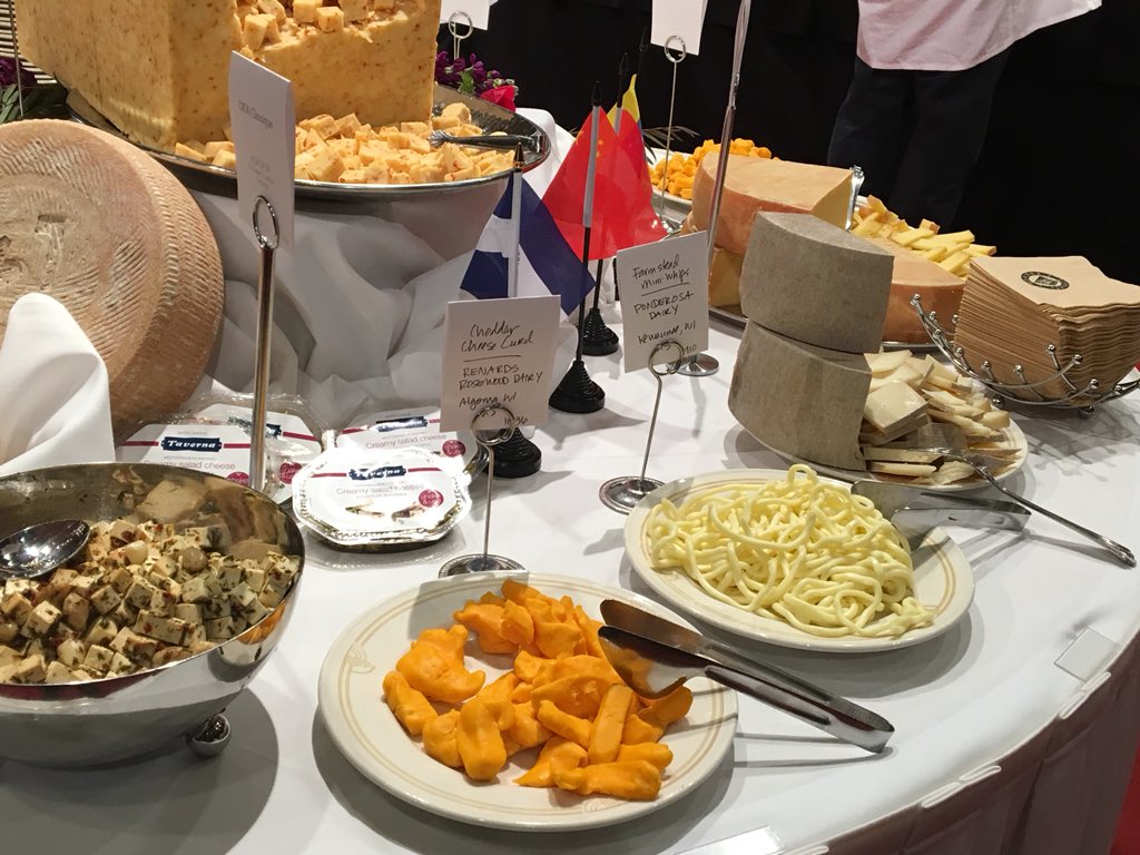 KrayolaSky's tweet photo. #WorldContest #CheeseContest #Wisconsin #dairy https://t.co/Nesc56xyLk