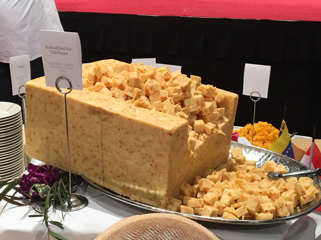 KrayolaSky's tweet photo. #WorldContest #CheeseContest #Wisconsin #dairy https://t.co/Nesc56xyLk
