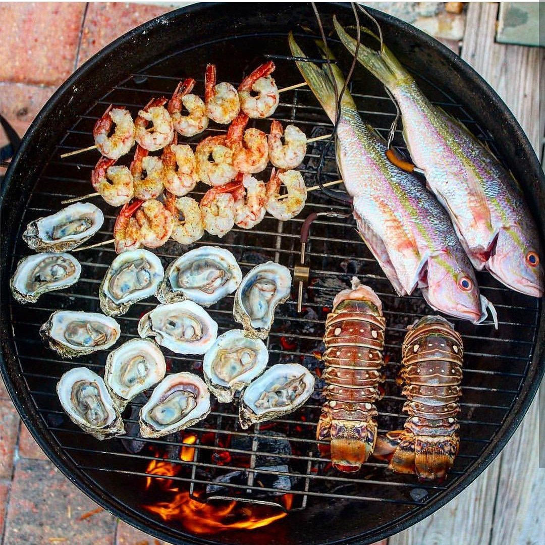 aus_seafood's tweet photo. Drolls.... now that's our favourite type of #seafood feast - perfect for the long weekend 👌✔
📷 @weberbbqausnz @overthefirecooking 
#webergrill #weber #weberbbq #salmon #lobster #crayfish #longweekend #prawns #melbourneisme #melbournemarket #bbq #barbeque #barbie #eatmorefish https://t.co/DaQ15Uc8VV