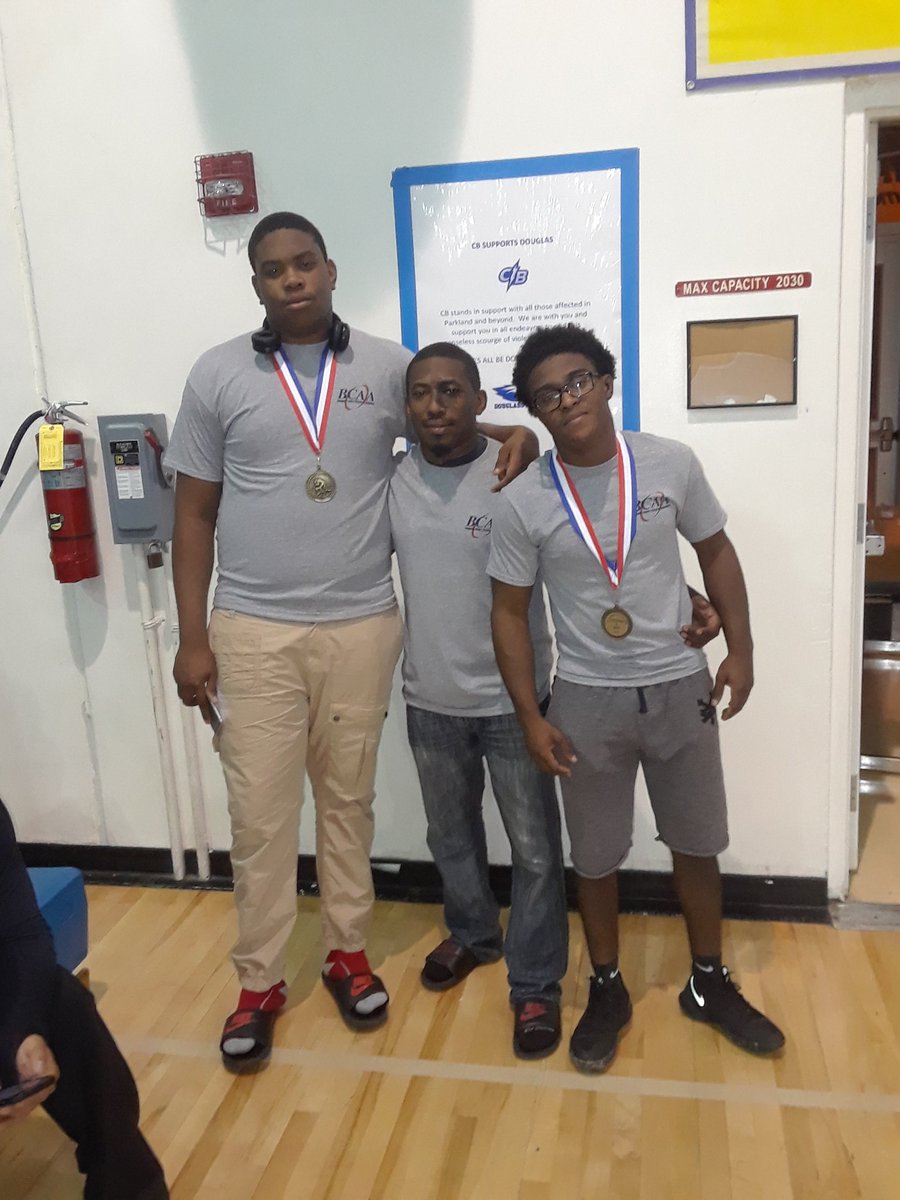 La'Darius and Eric representing Miramar at the Dade vs Broward All-star Meet #PatriotPride #Seniors