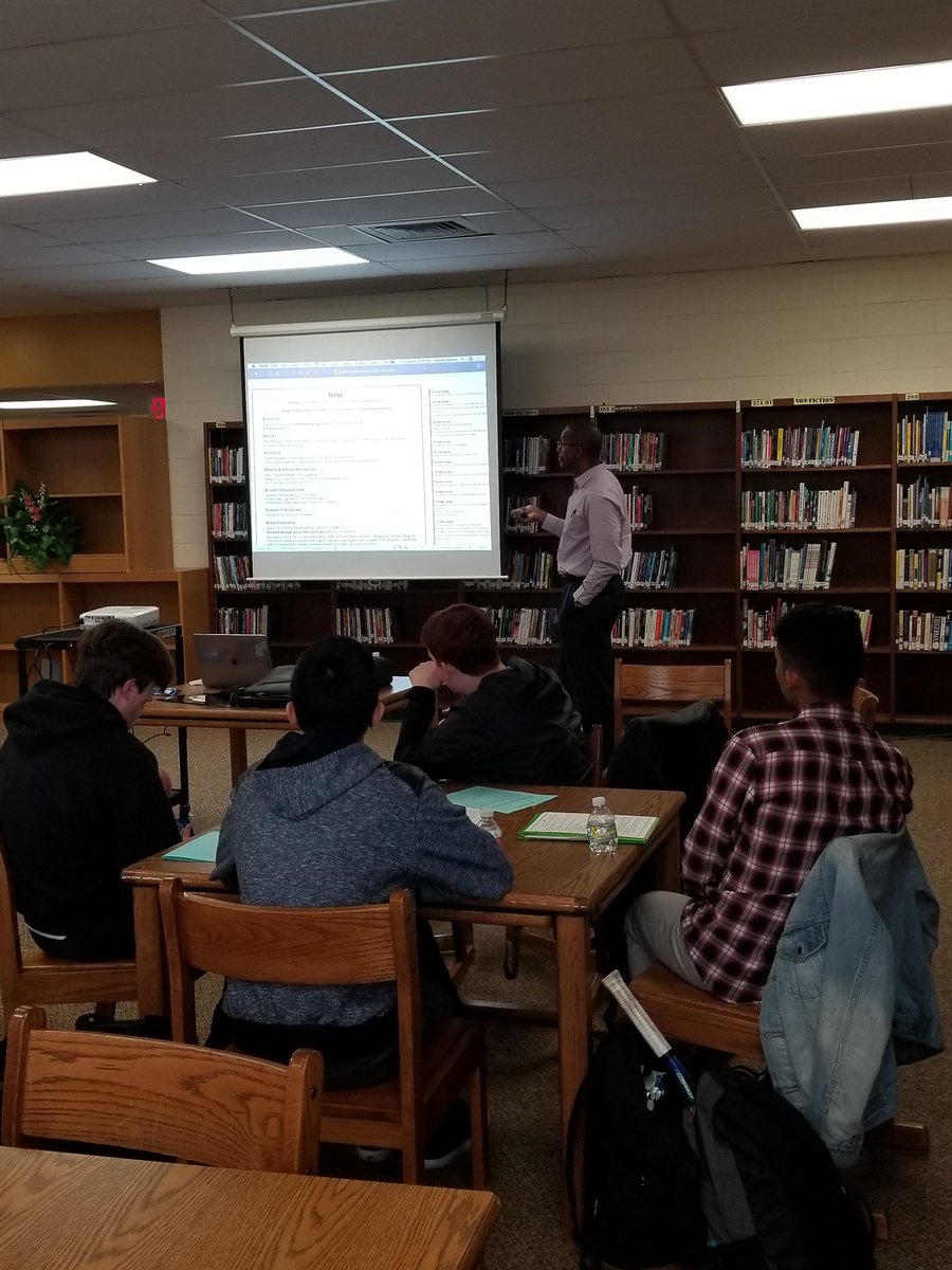 Resume Writing and Personal Branding Workshop today with Advisory Board member, Mr. Adams.  #befutureready #careerpreparation <a href="/IndyAOE67/">Indy AOE</a> <a href="/NAFCareerAcads/">NAF</a>