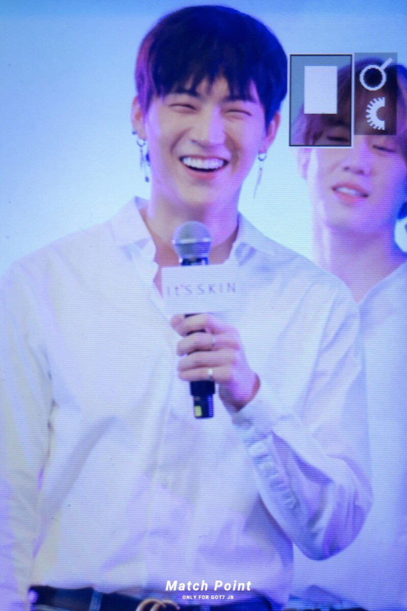 liarijb's tweet photo. my teeth aka how i look when im around seulgi and/or sungkyung. https://t.co/274gTY5aJX