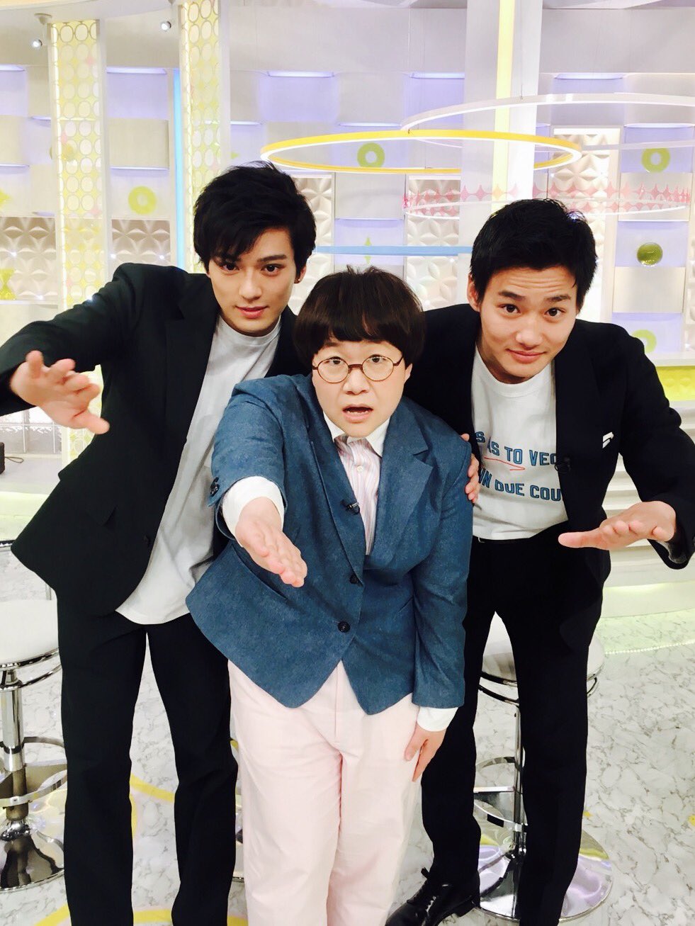 DX0D858VwAAd34v.jpg:large